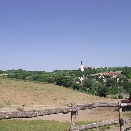 Zavod * Komló